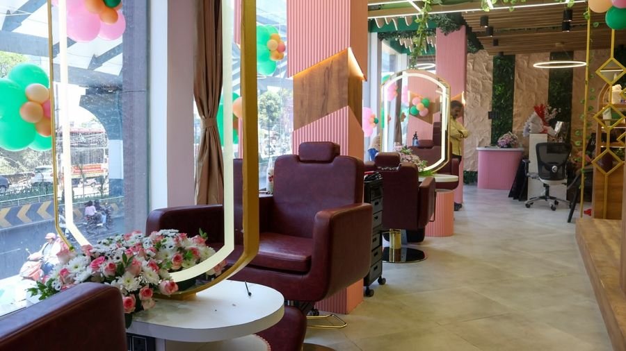 The main styling floor at Studie'o7 Hopes